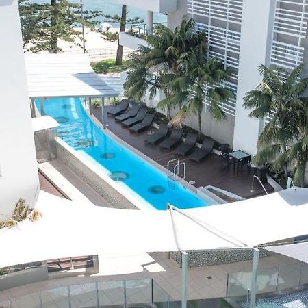 منتجع شاطيء رومبا كالوندرا المظهر الخارجي الصورة The pool at the hotel