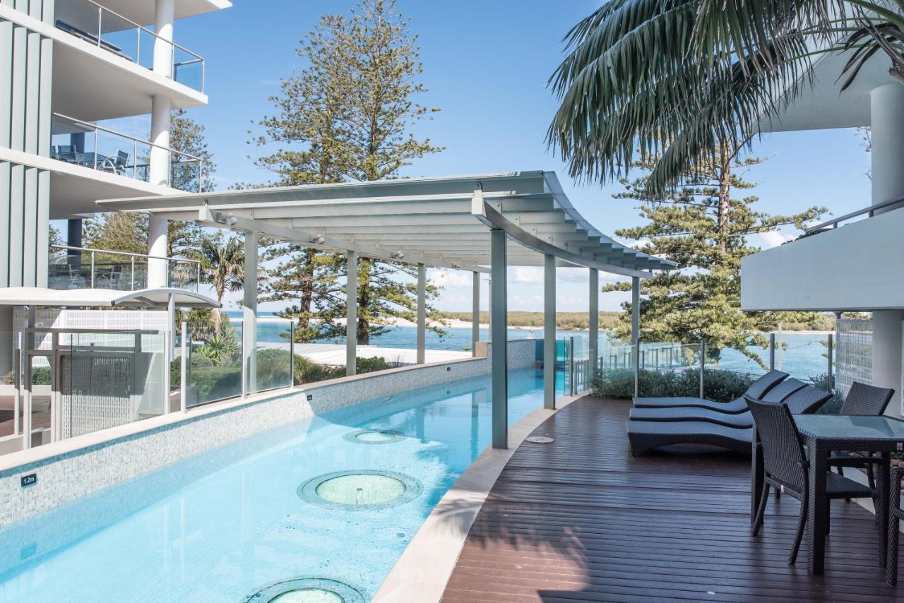 منتجع شاطيء رومبا كالوندرا المظهر الخارجي الصورة The pool at the W Hotel